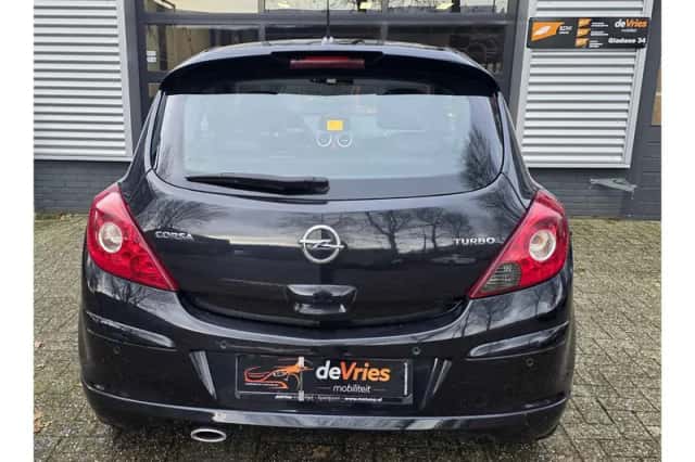 Opel Corsa (2012) thumbnail 5