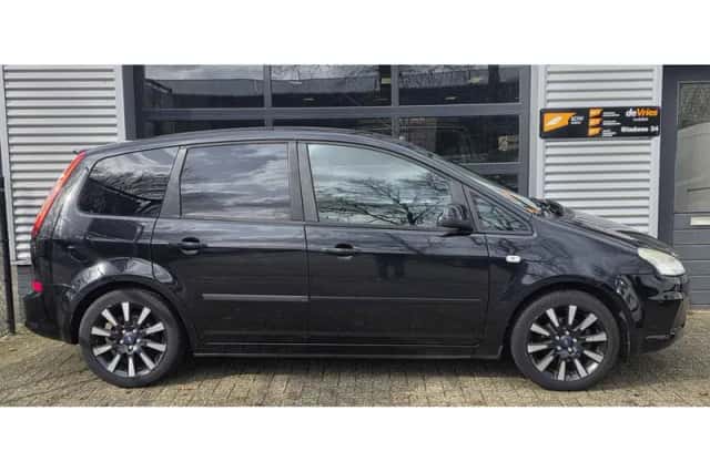 Ford C-Max (2010) thumbnail 3