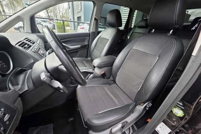 Ford C-Max (2010) thumbnail 6
