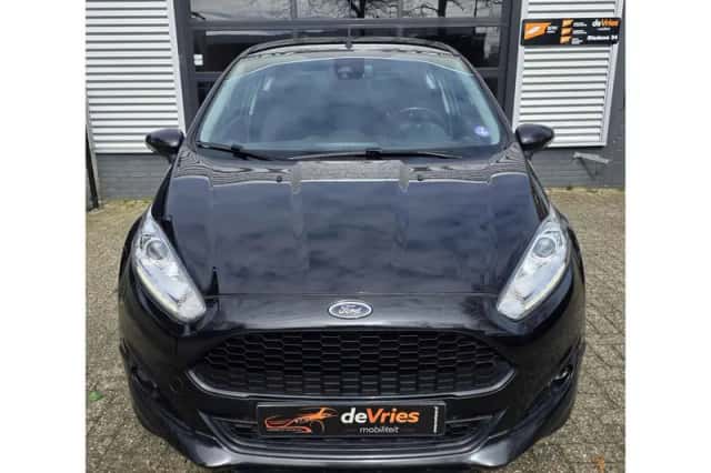 Ford Fiesta (2014) thumbnail 4