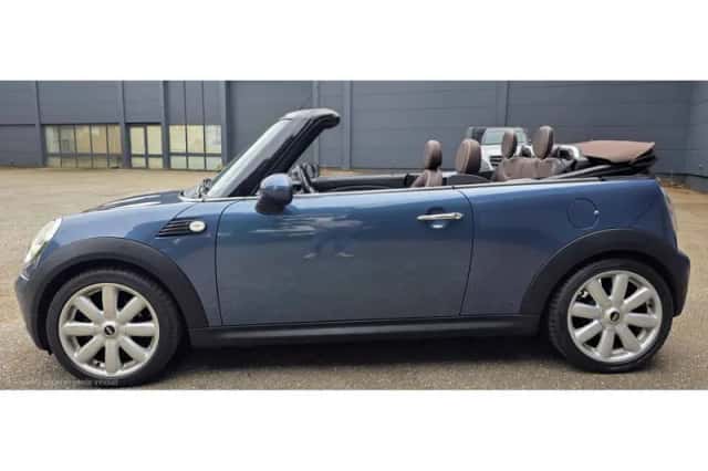 MINI Cooper (2009) thumbnail 2