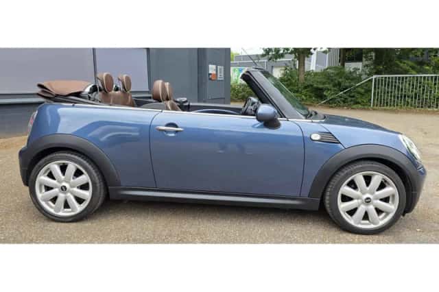 MINI Cooper (2009) thumbnail 3