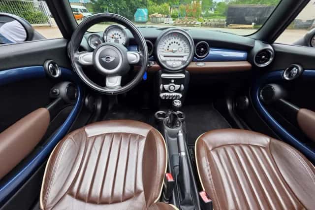 MINI Cooper (2009) thumbnail 6