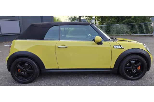 MINI Cooper (2009) thumbnail 4