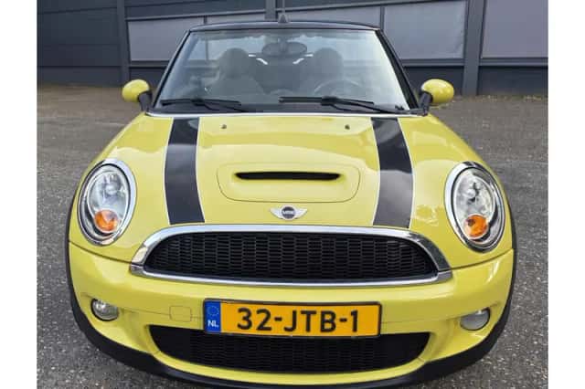 MINI Cooper (2009) thumbnail 6
