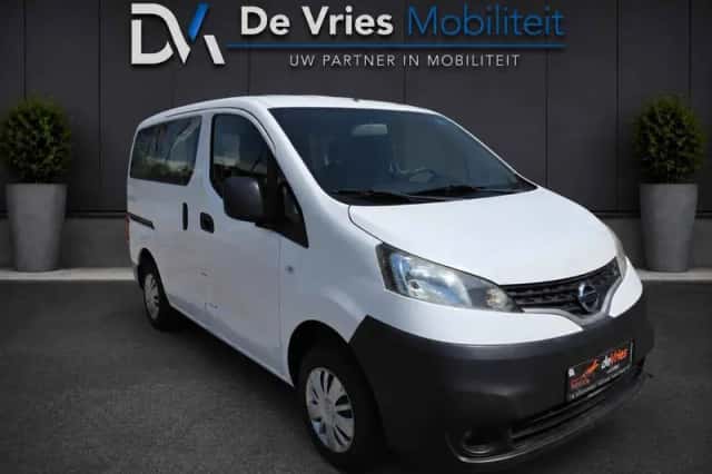 Nissan Evalia (2011) thumbnail 1