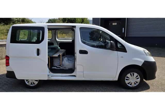 Nissan Evalia (2011) thumbnail 4