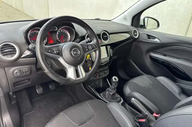 Opel Adam (2017) thumbnail 4