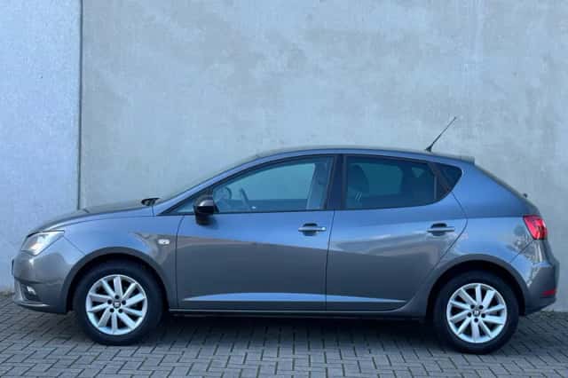 SEAT Ibiza (2015) thumbnail 2