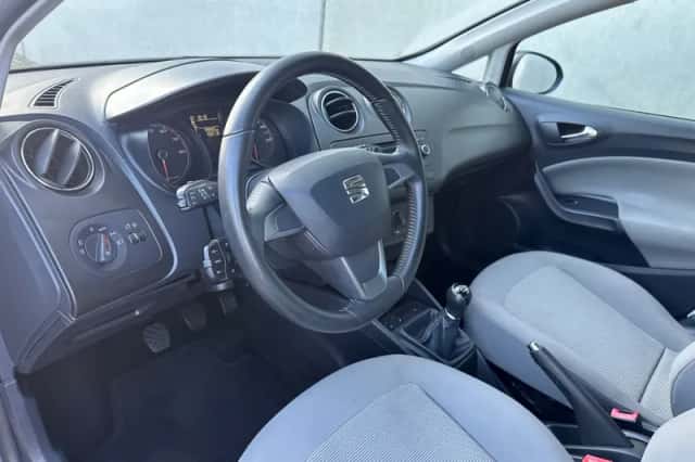 SEAT Ibiza (2015) thumbnail 4