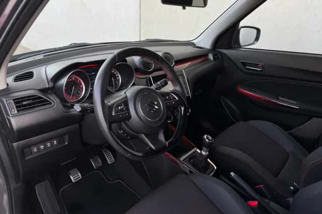 Suzuki Swift (2019) thumbnail 3