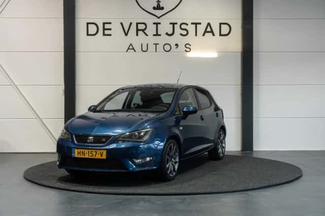 SEAT Ibiza (2015) thumbnail 1