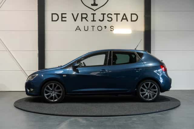 SEAT Ibiza (2015) thumbnail 2