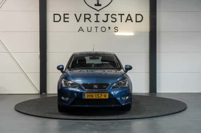 SEAT Ibiza (2015) thumbnail 3