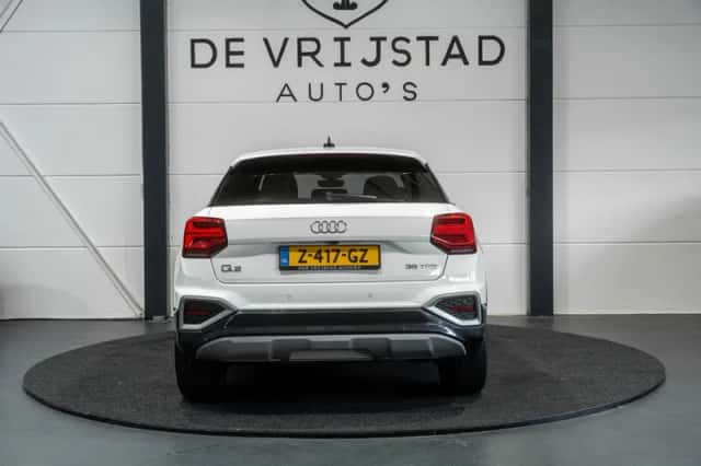 Audi Q2 (2021) thumbnail 3
