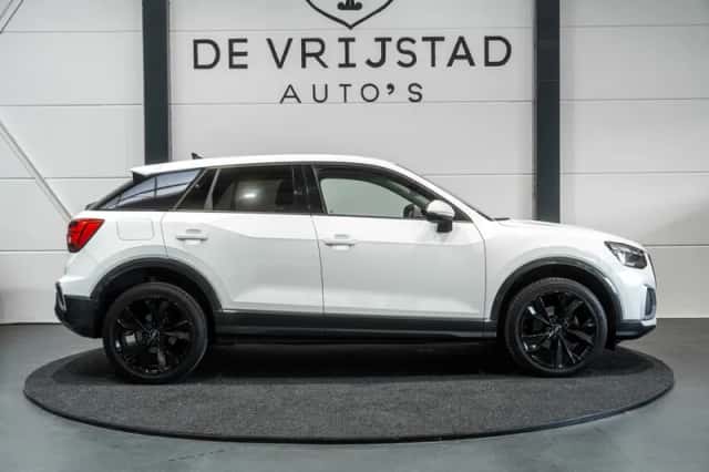 Audi Q2 (2021) thumbnail 4