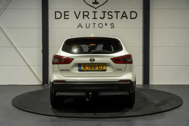 Nissan Qashqai (2019) thumbnail 3