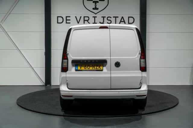 Volkswagen Caddy (2022) thumbnail 3