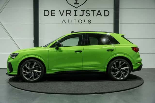 Audi Q3 (2021) thumbnail 2