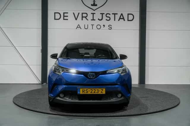 Toyota C-HR (2018) thumbnail 5