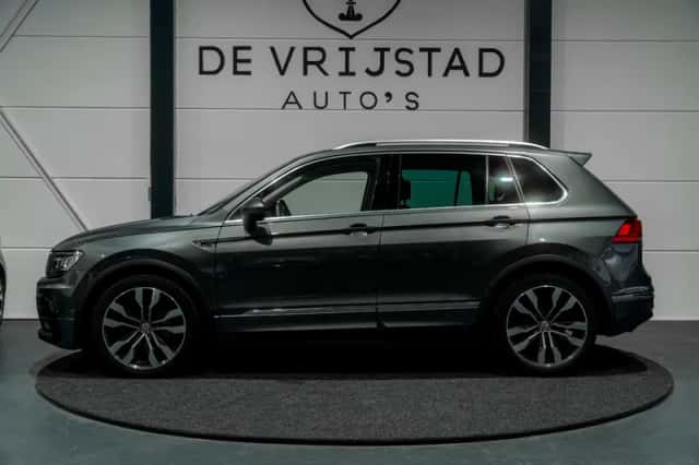 Volkswagen Tiguan (2018) thumbnail 2