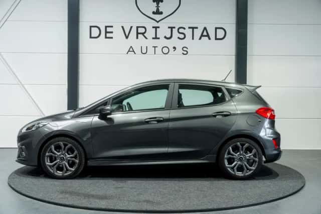 Ford Fiesta (2018) thumbnail 2