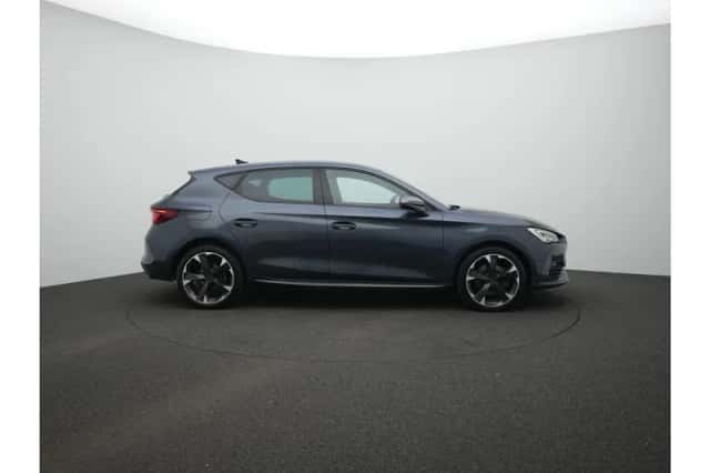 CUPRA Leon (2022) thumbnail 4