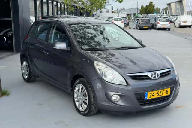 Hyundai i20 (2012) thumbnail 4
