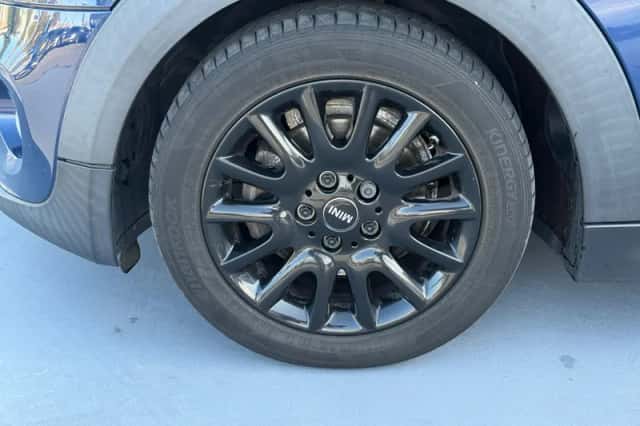 MINI Cooper (2016) thumbnail 3