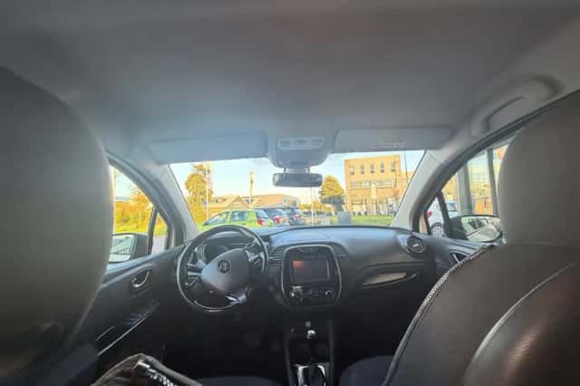 Renault Captur (2015) thumbnail 2