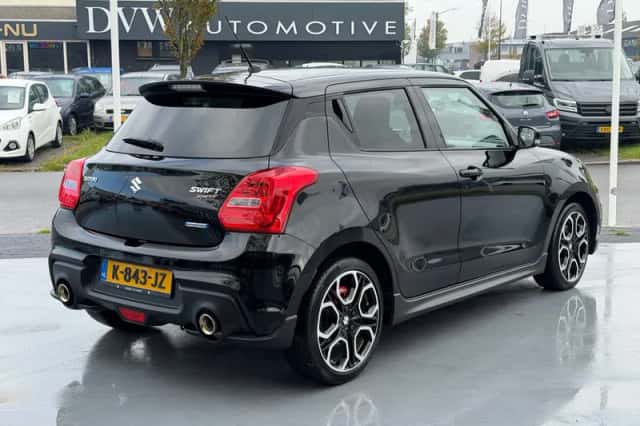 Suzuki Swift (2021) thumbnail 6