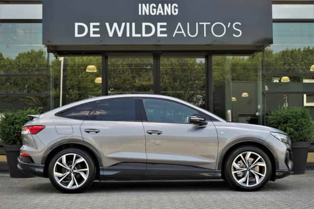 Audi Q4 e-tron (2023) thumbnail 6