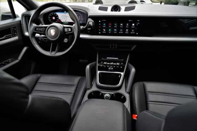 Porsche Cayenne Coupé (2024) thumbnail 3