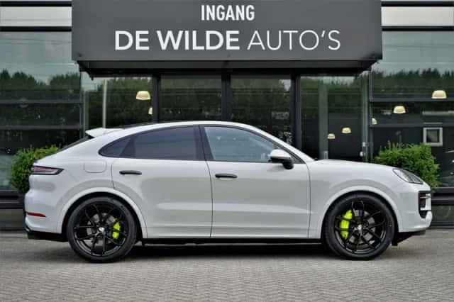 Porsche Cayenne Coupé (2024) thumbnail 6