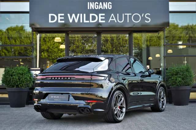 Porsche Cayenne Coupé (2024) thumbnail 2