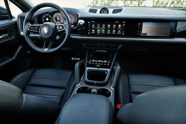 Porsche Cayenne Coupé (2024) thumbnail 3