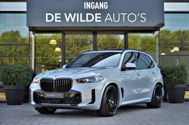 BMW X5 (2024) thumbnail 1