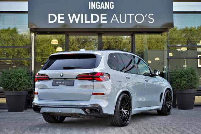 BMW X5 (2024) thumbnail 2