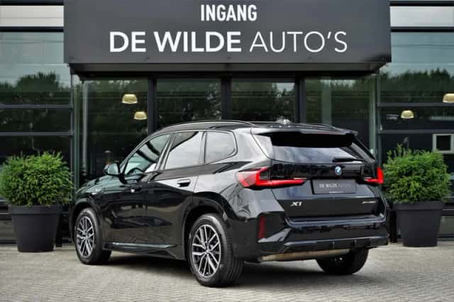 BMW X1 (2023) thumbnail 2