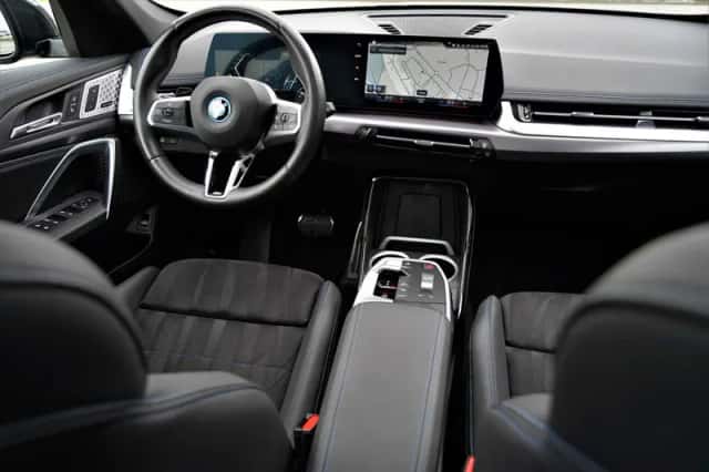 BMW X1 (2023) thumbnail 3