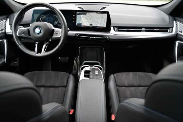 BMW X1 (2023) thumbnail 6