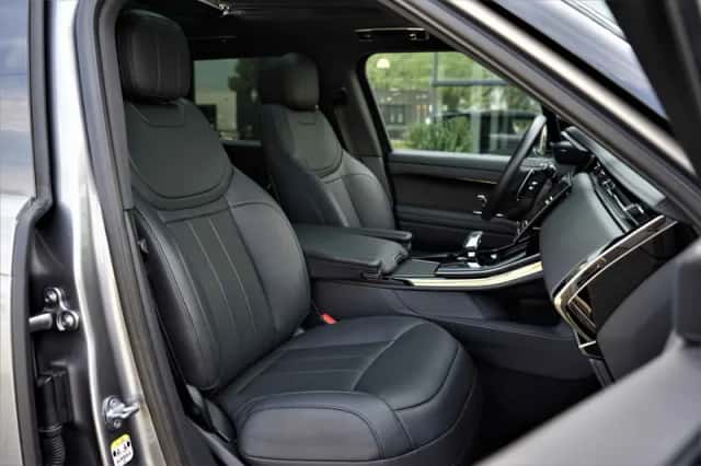 Land Rover Range Rover Sport (2025) thumbnail 4
