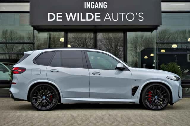 BMW X5 (2024) thumbnail 5