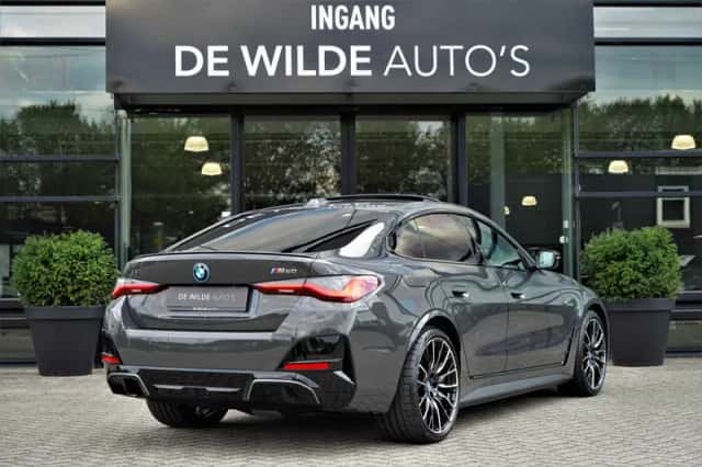 BMW i4 (2023) thumbnail 2