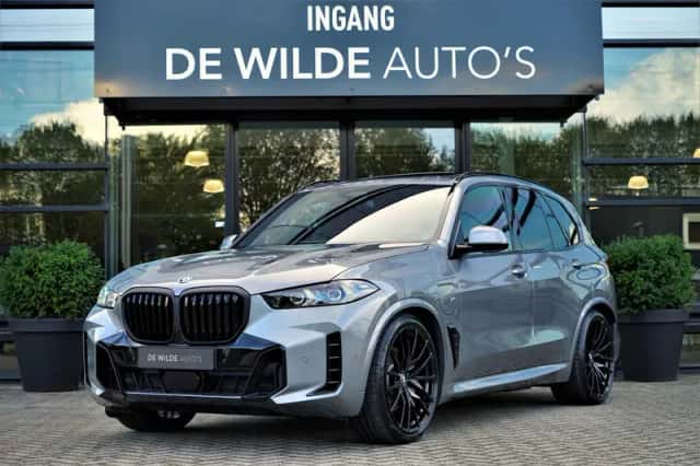 BMW X5 (2025) thumbnail 1