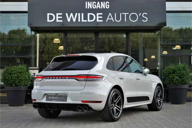 Porsche Macan (2019) thumbnail 2