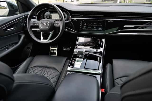 Audi Q8 (2023) thumbnail 3