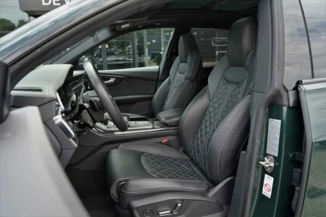 Audi Q8 (2023) thumbnail 4