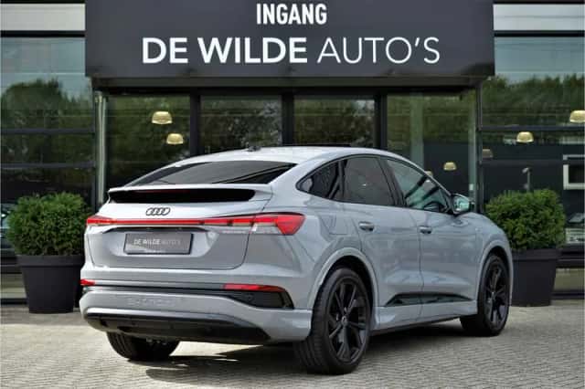 Audi Q4 e-tron (2023) thumbnail 2