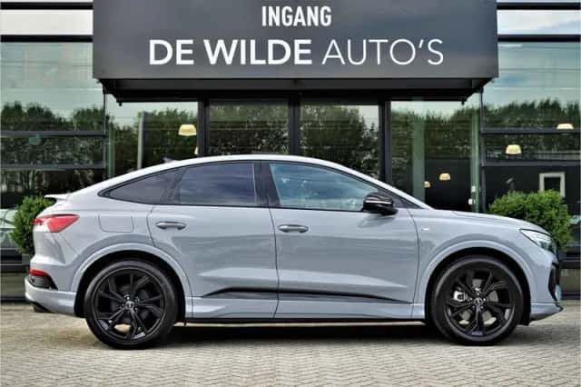 Audi Q4 e-tron (2023) thumbnail 5